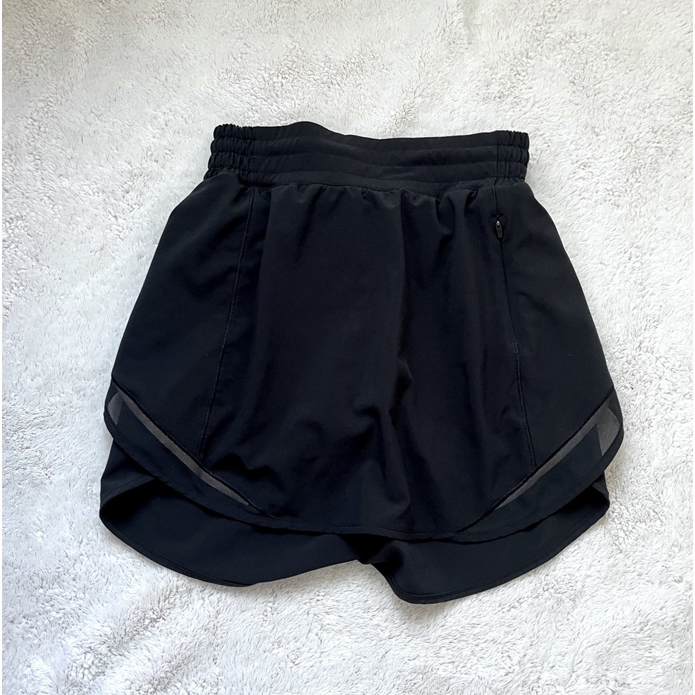 Hi! I’m selling a Lululemon hotty hot high-rise skirt! It’s a Size 2, 14”